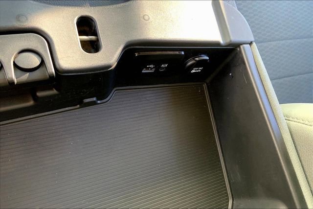 Used 2014 RAM 1500 Classic SLT image 32