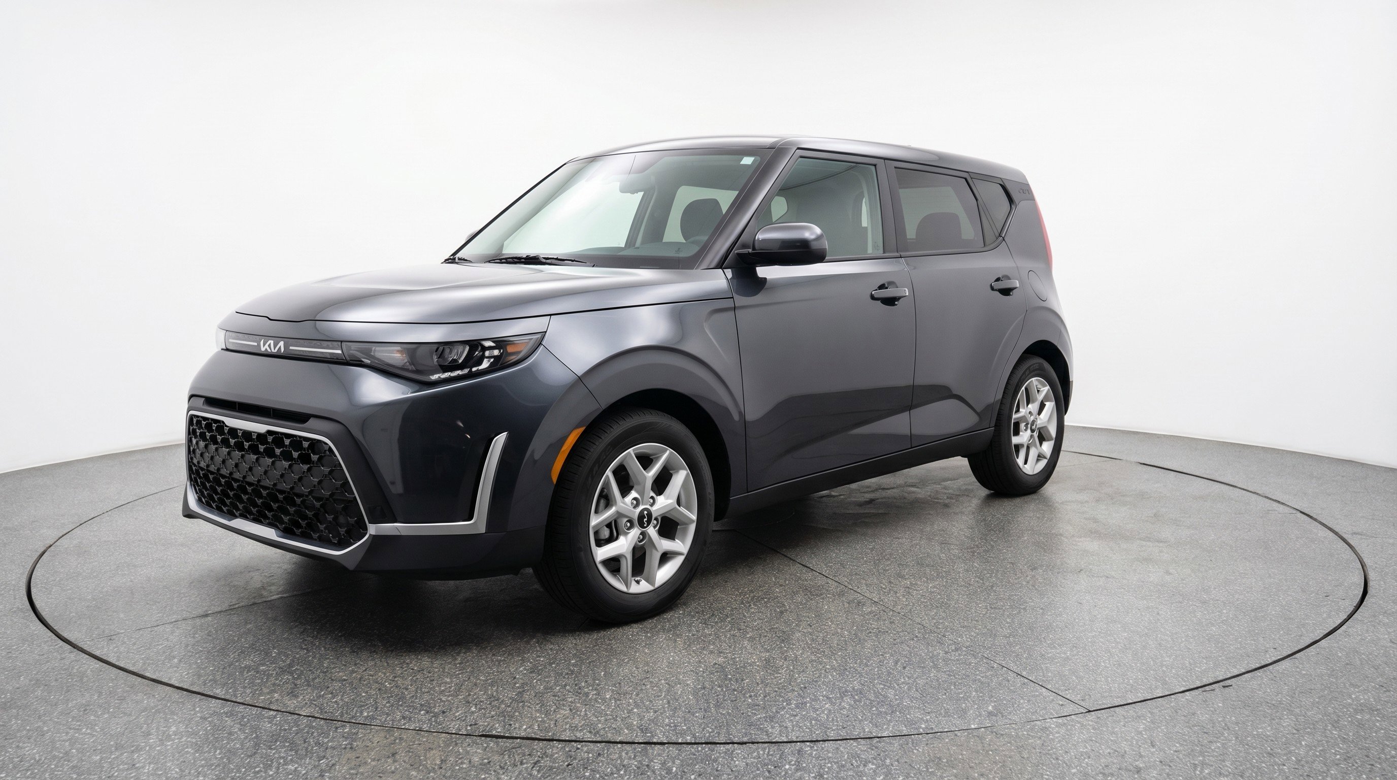 Used 2025 Kia Soul LX w/ LX Technology Package FWD image 3