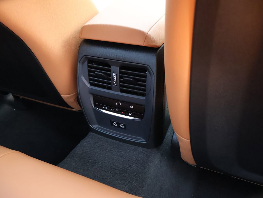 New 2025 BMW 330i xDrive 330i xDrive w/ Premium Package image 18