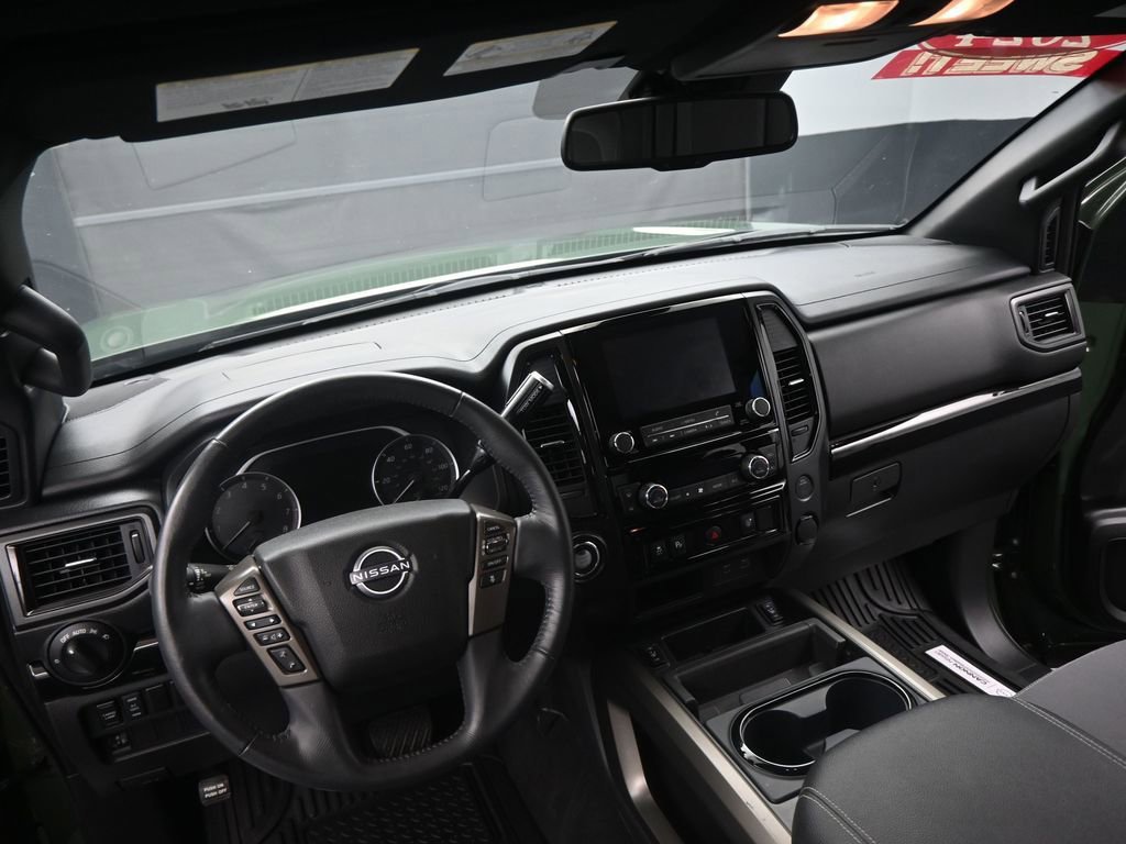 Used 2024 Nissan Titan SV w/ SV Bronze Edition Package image 17
