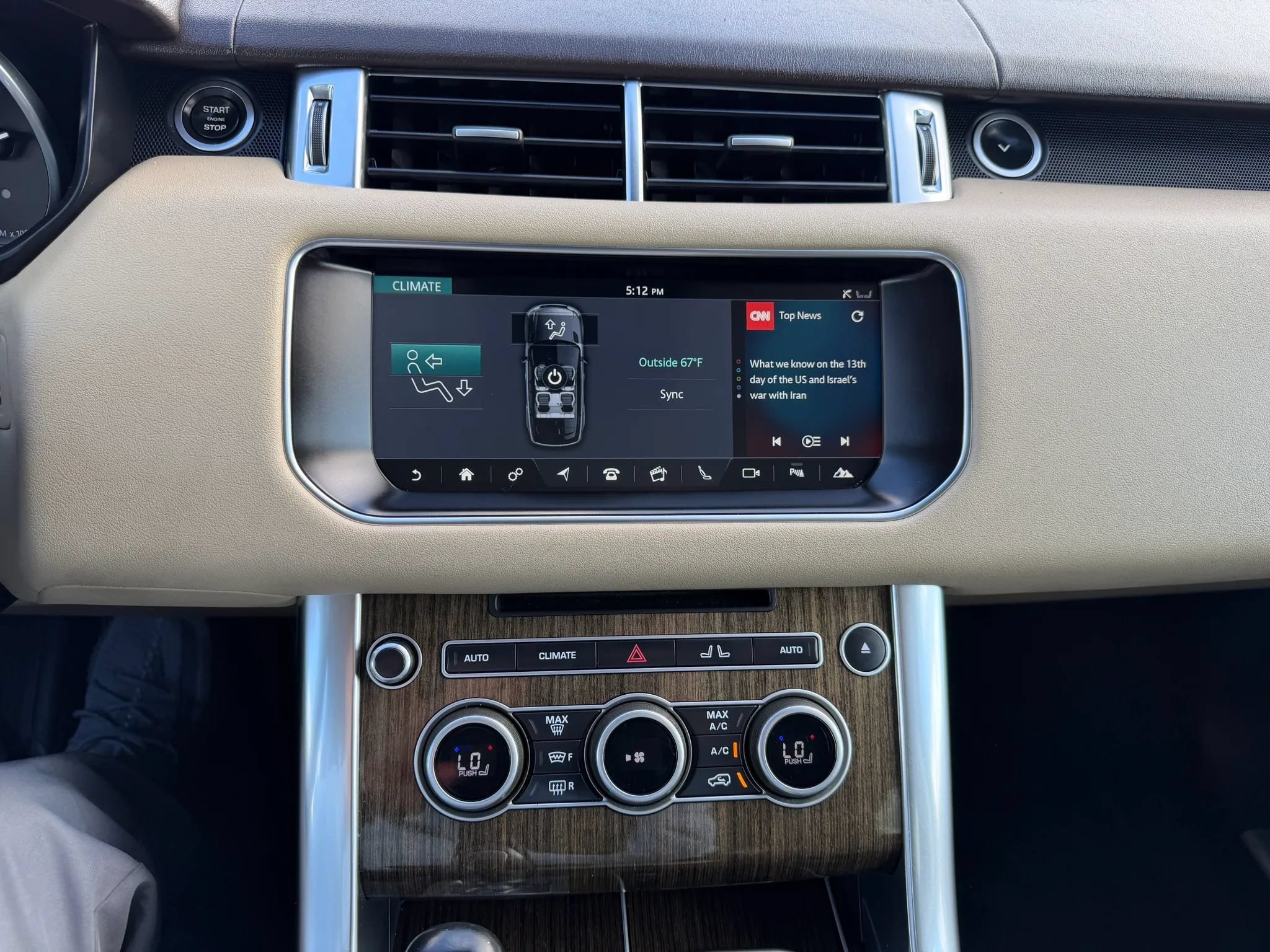Used 2017 Land Rover Range Rover Sport HSE AWD/4WD image 16