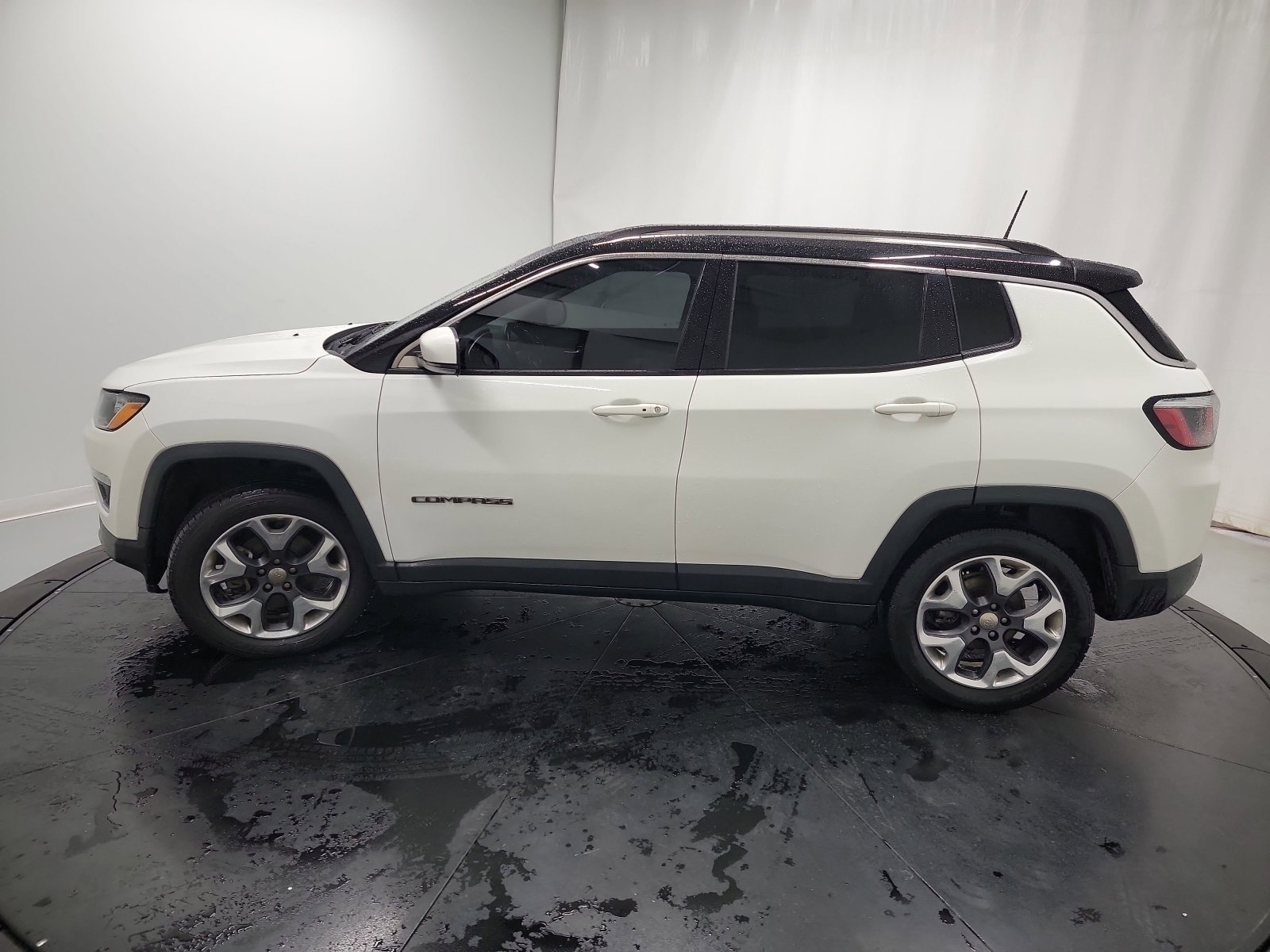 Used 2018 Jeep Compass Limited w/ Navigation Group image 4