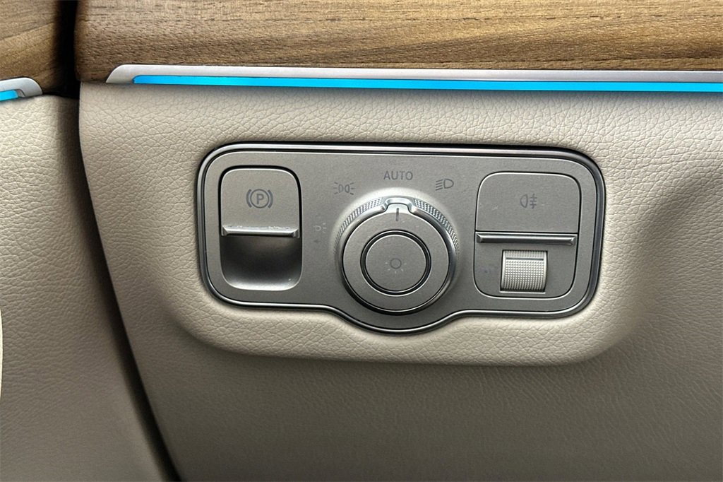 Certified 2023 Mercedes-Benz GLS 450 4MATIC image 32