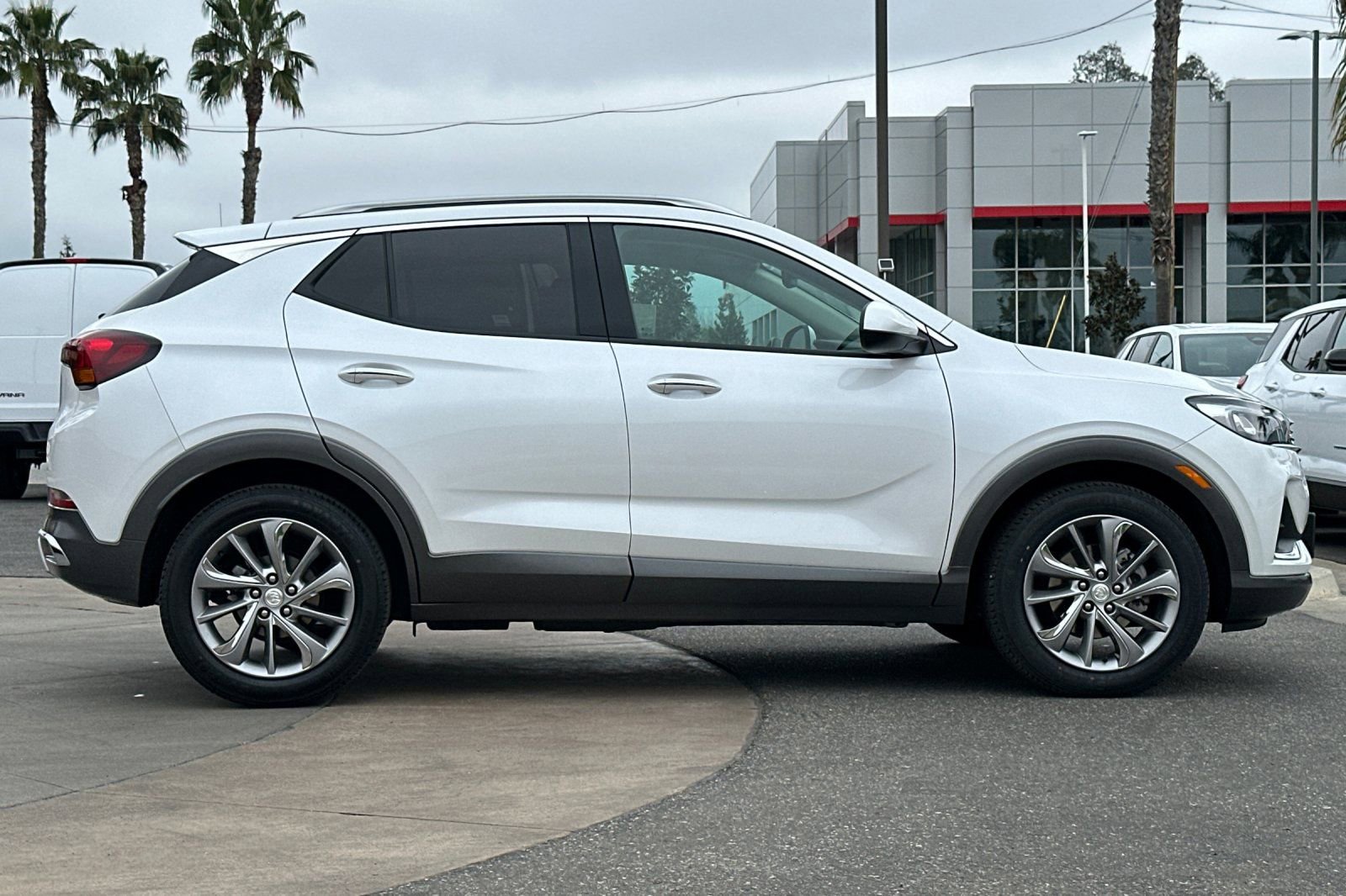 Certified 2023 Buick Encore GX Essence w/ Experience Buick Package image 3