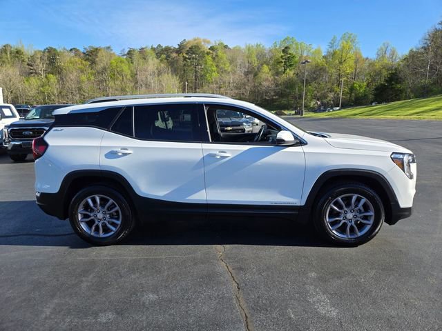 Used 2024 GMC Terrain SLT image 8