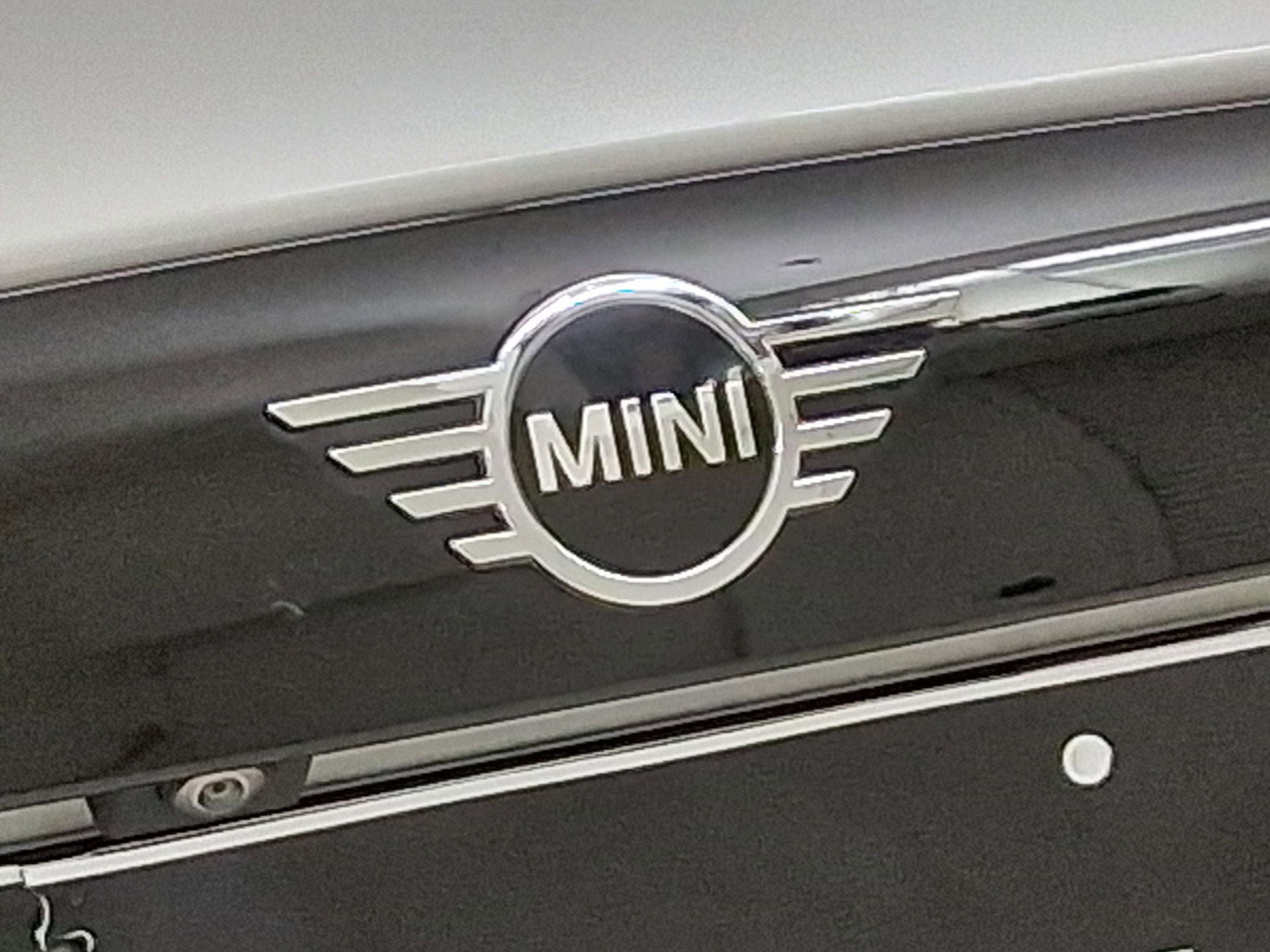 Certified 2024 MINI Cooper 2-Door Hardtop FWD image 19