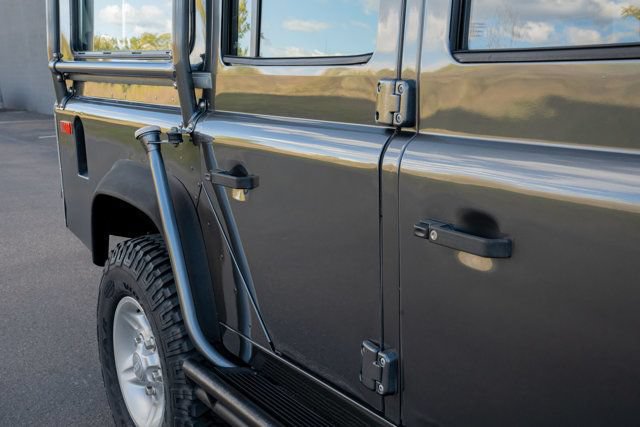 Used 1993 Land Rover Defender 110 AWD/4WD image 21