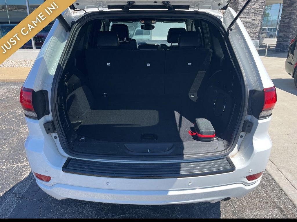 Used 2017 Jeep Grand Cherokee Altitude AWD/4WD image 6