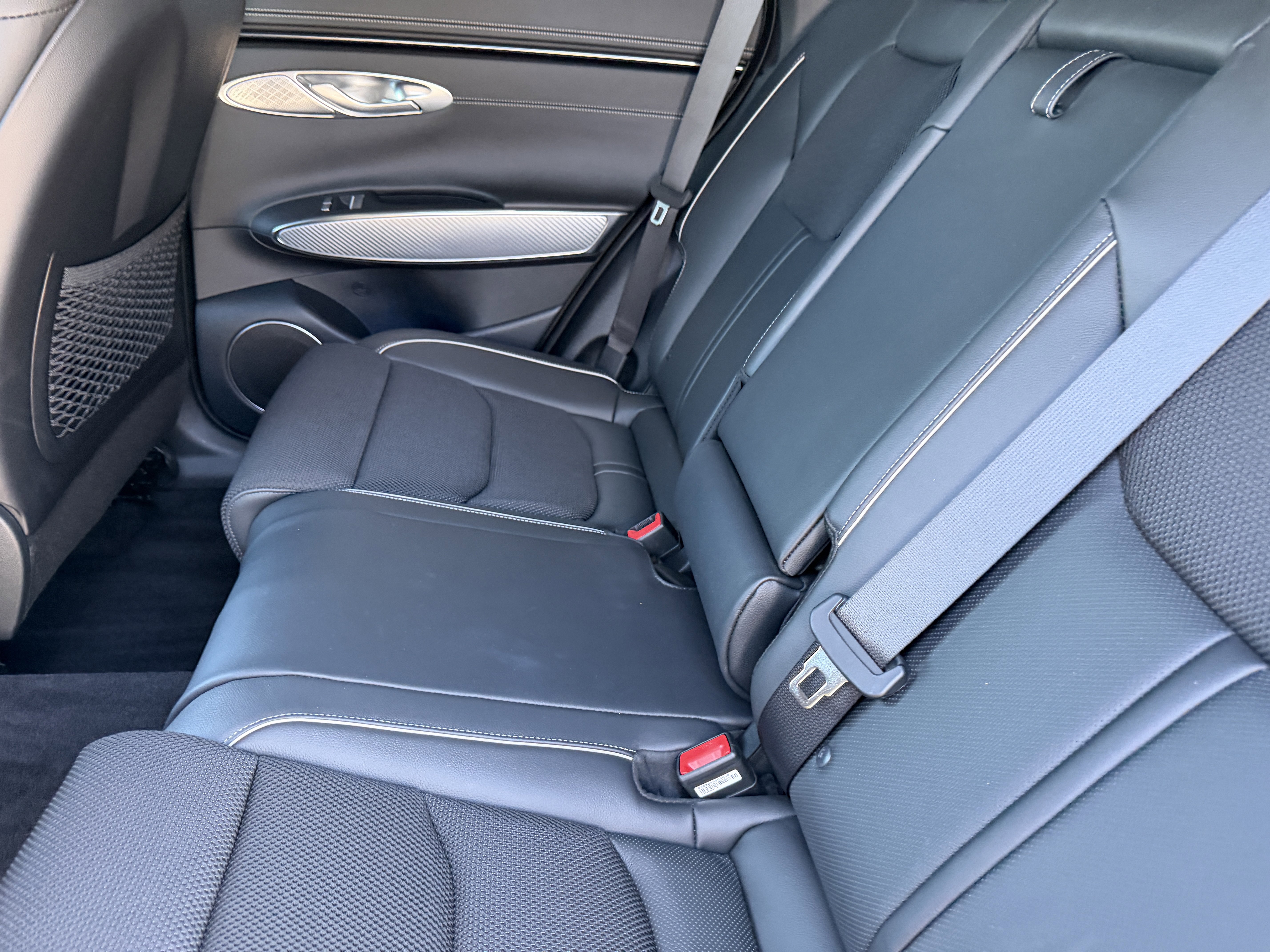 Used 2023 Genesis GV70 2.5T w/ Sport Prestige Package image 15