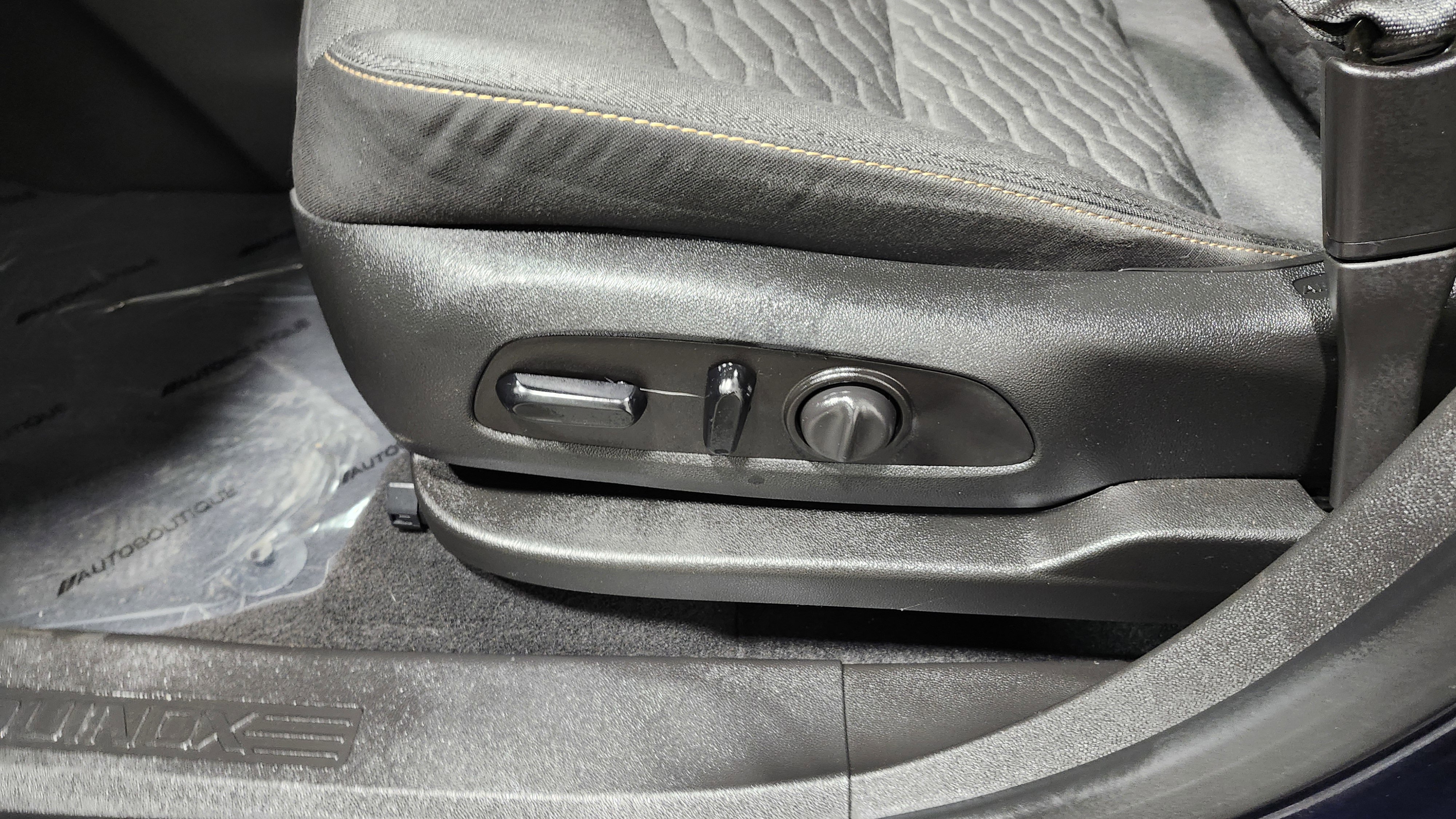 Used 2020 Chevrolet Equinox LT image 25