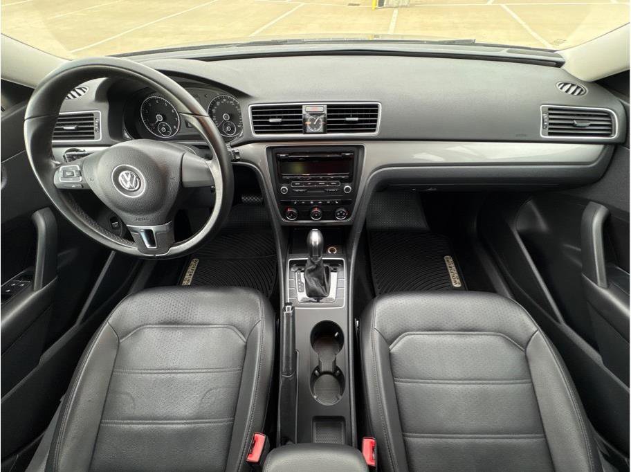 Used 2014 Volkswagen Passat 1.8T Wolfsburg Edition image 15