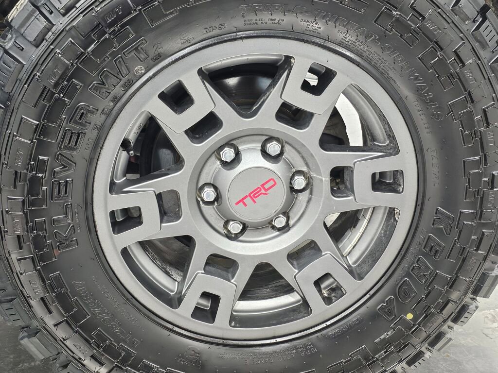 Used 2007 Toyota FJ Cruiser 4WD image 12