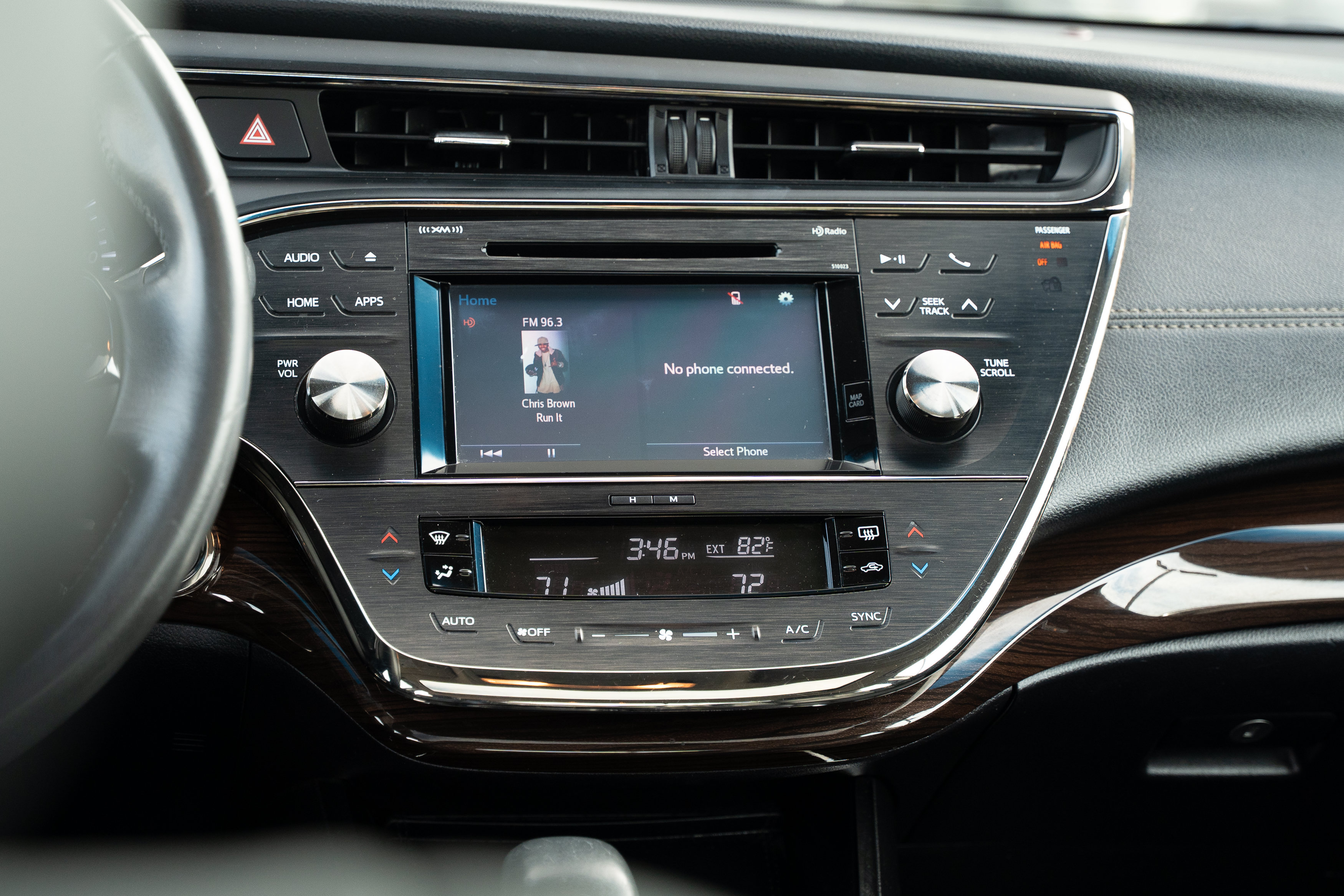 Used 2015 Toyota Avalon XLE Touring FWD image 10