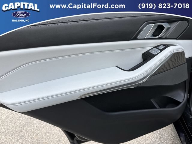 Used 2023 BMW X7 xDrive40i w/ Premium Package AWD/4WD image 17