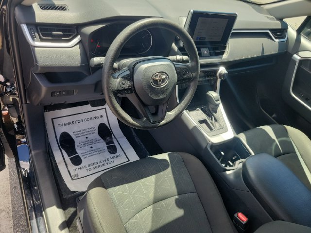 Used 2025 Toyota RAV4 XLE FWD image 16