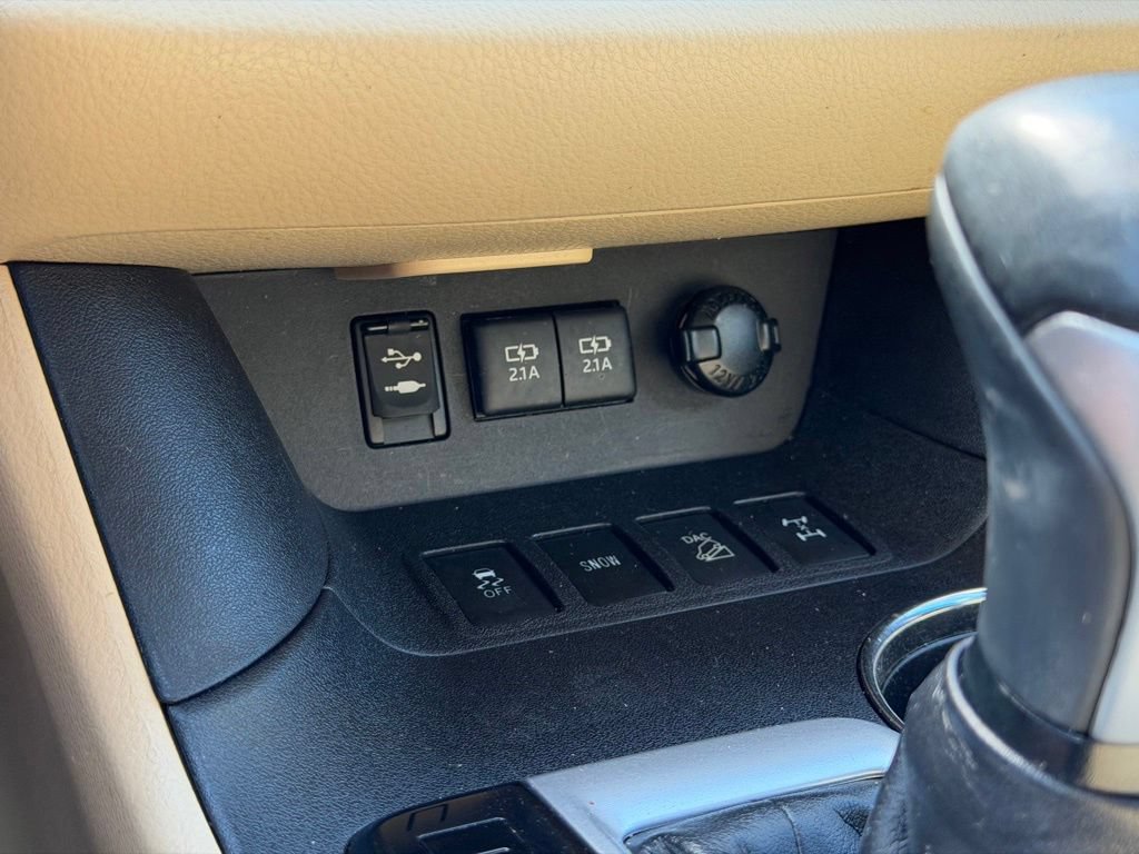 Used 2018 Toyota Highlander XLE AWD/4WD image 40