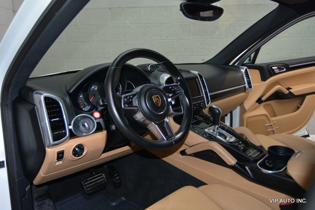 Used 2016 Porsche Cayenne image 11