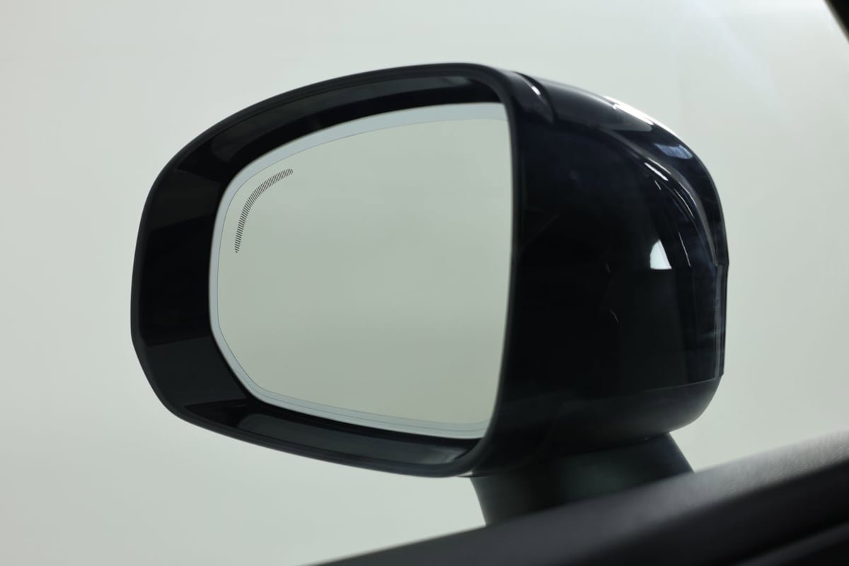 Used 2025 Volvo XC60 B5 Plus w/ Protection Package Premier AWD/4WD image 17
