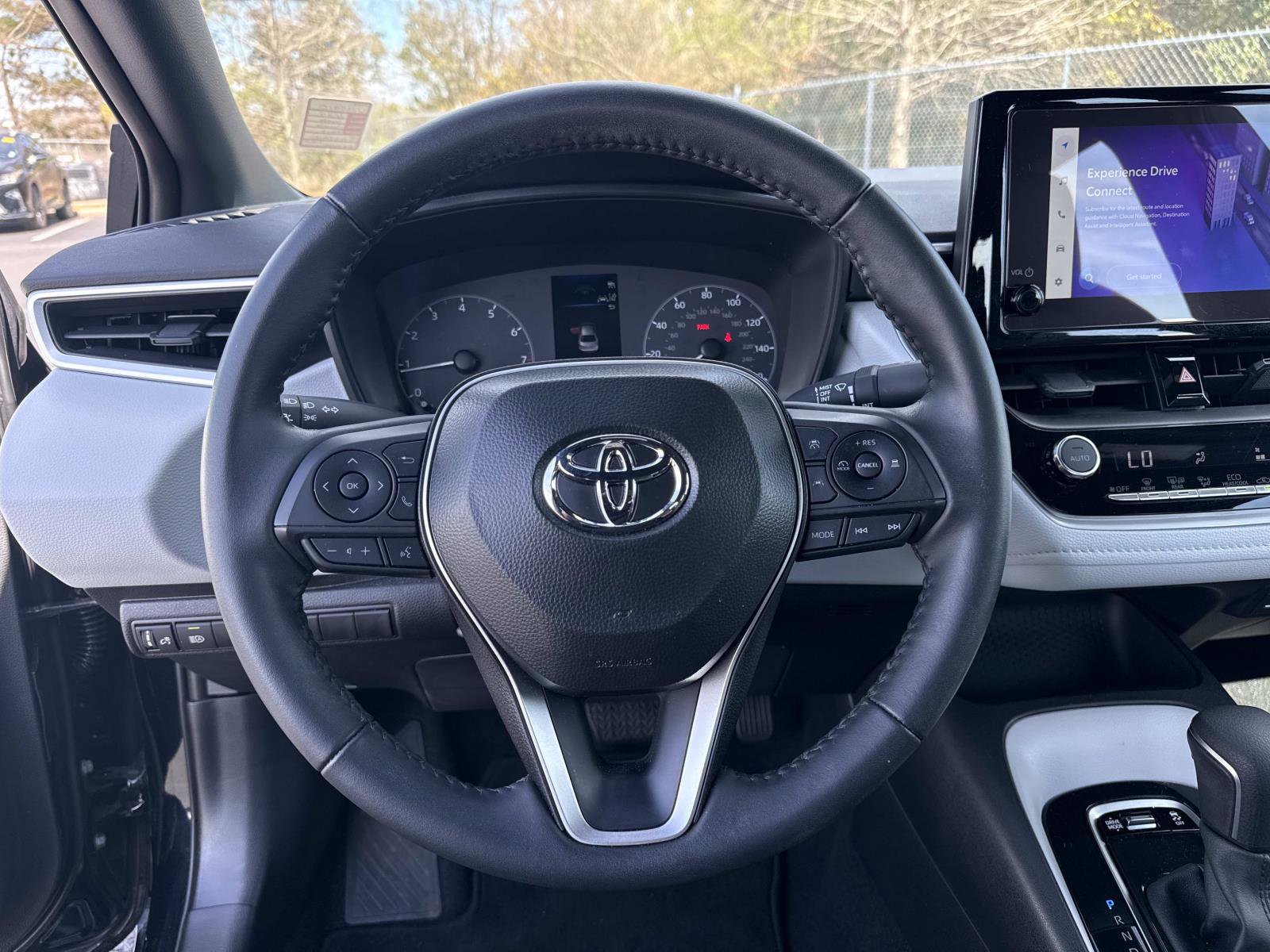 Used 2025 Toyota Corolla SE image 24