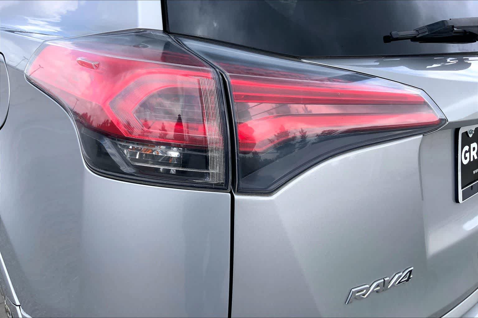 Used 2017 Toyota RAV4 Platinum AWD/4WD image 28
