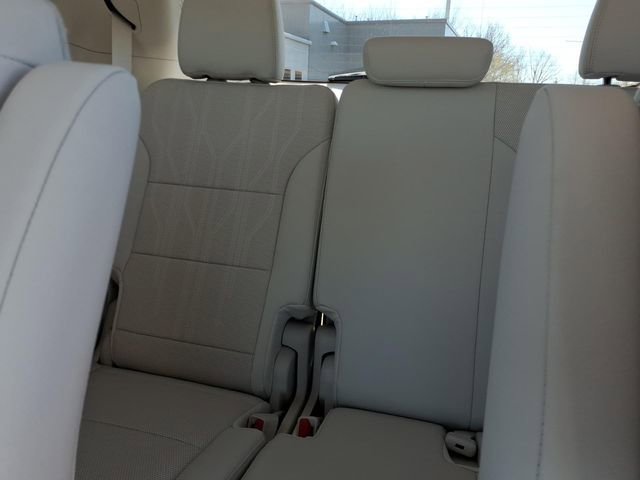 Used 2025 Buick Enclave Avenir w/ Super Cruise Package image 7