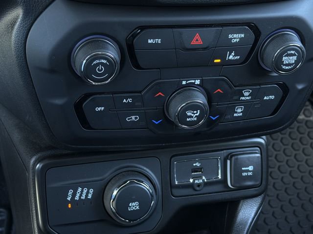 Used 2023 Jeep Renegade Latitude image 29