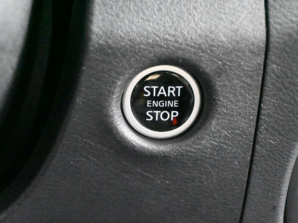 Used 2024 Nissan Frontier SV image 25