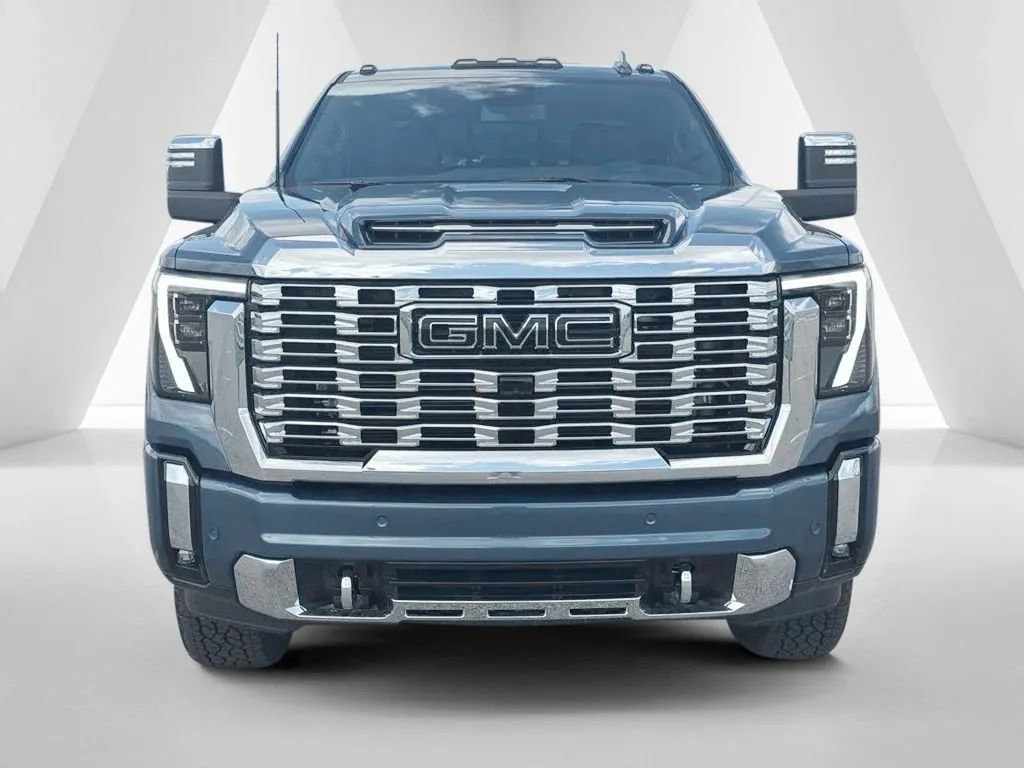 New 2026 GMC Sierra 3500 Denali w/ LPO, Black Badging Package AWD/4WD image 2