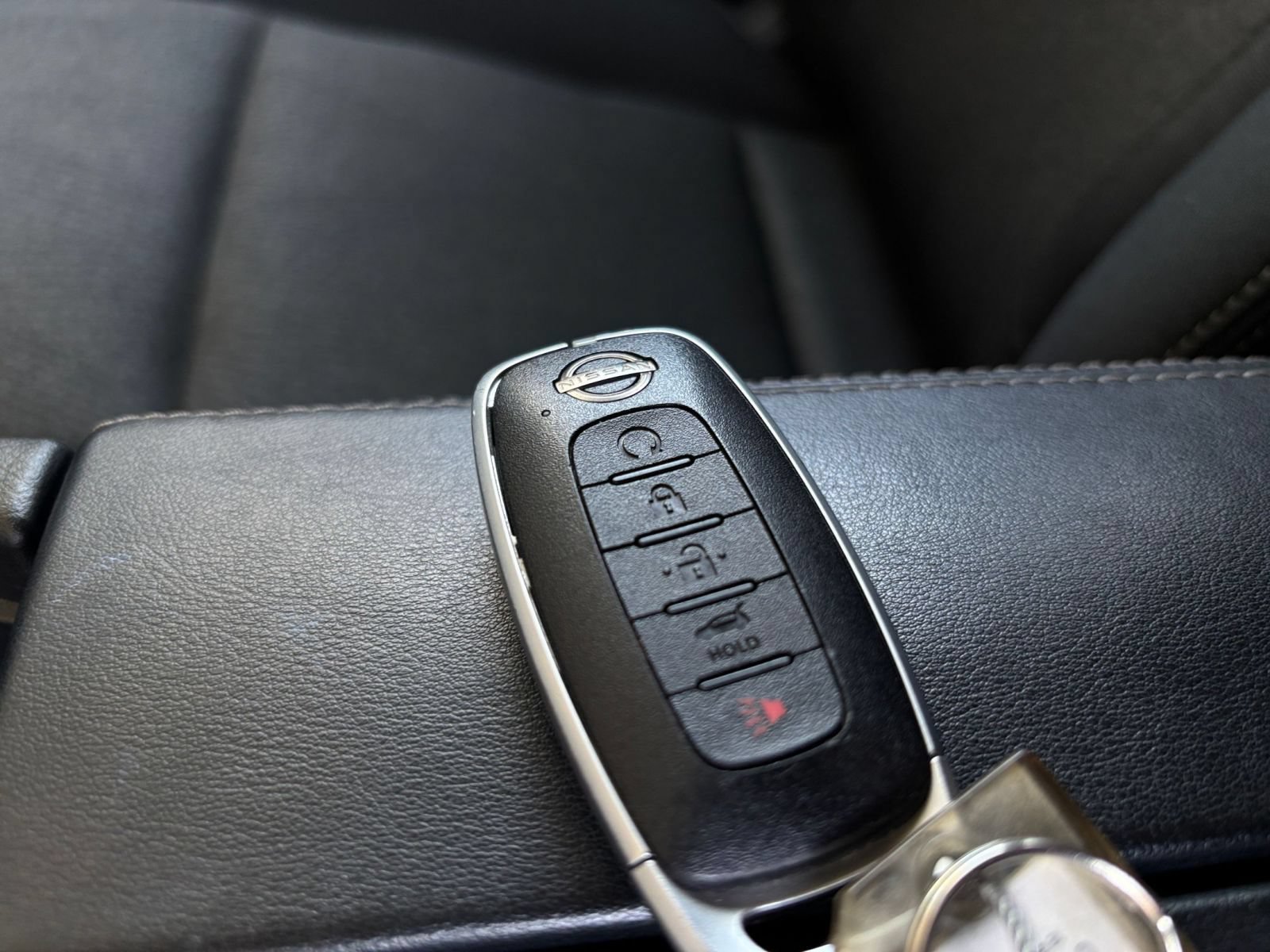 Used 2025 Nissan Rogue SV FWD image 26