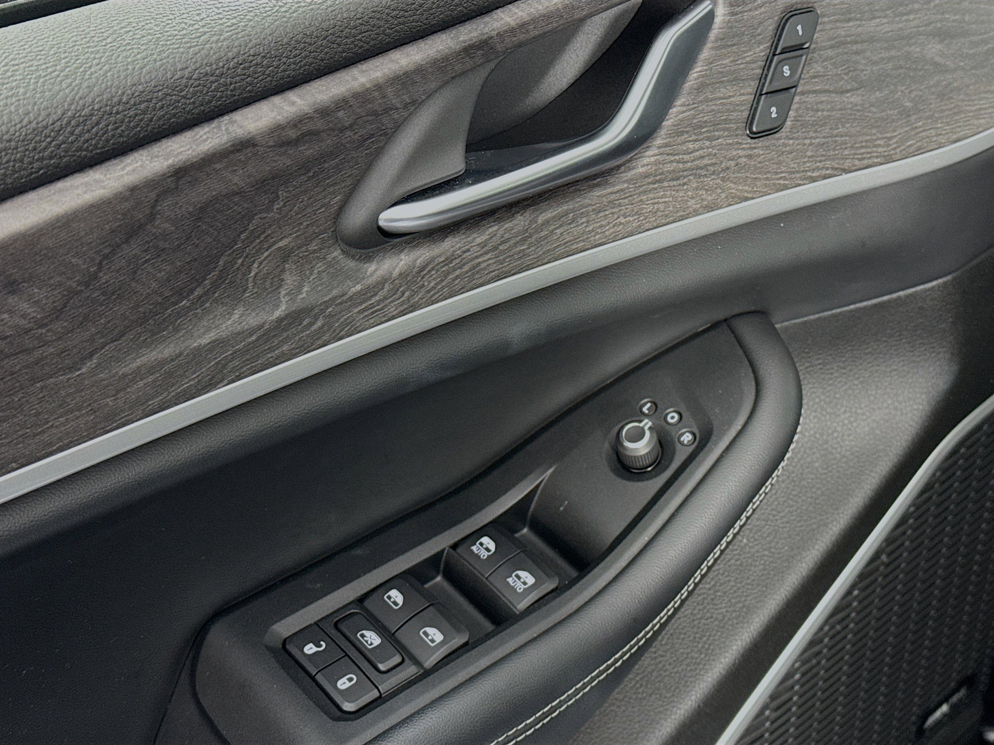 Used 2022 Jeep Grand Cherokee L Limited image 18