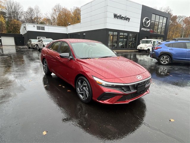 Used 2025 Hyundai Elantra Sport image 2