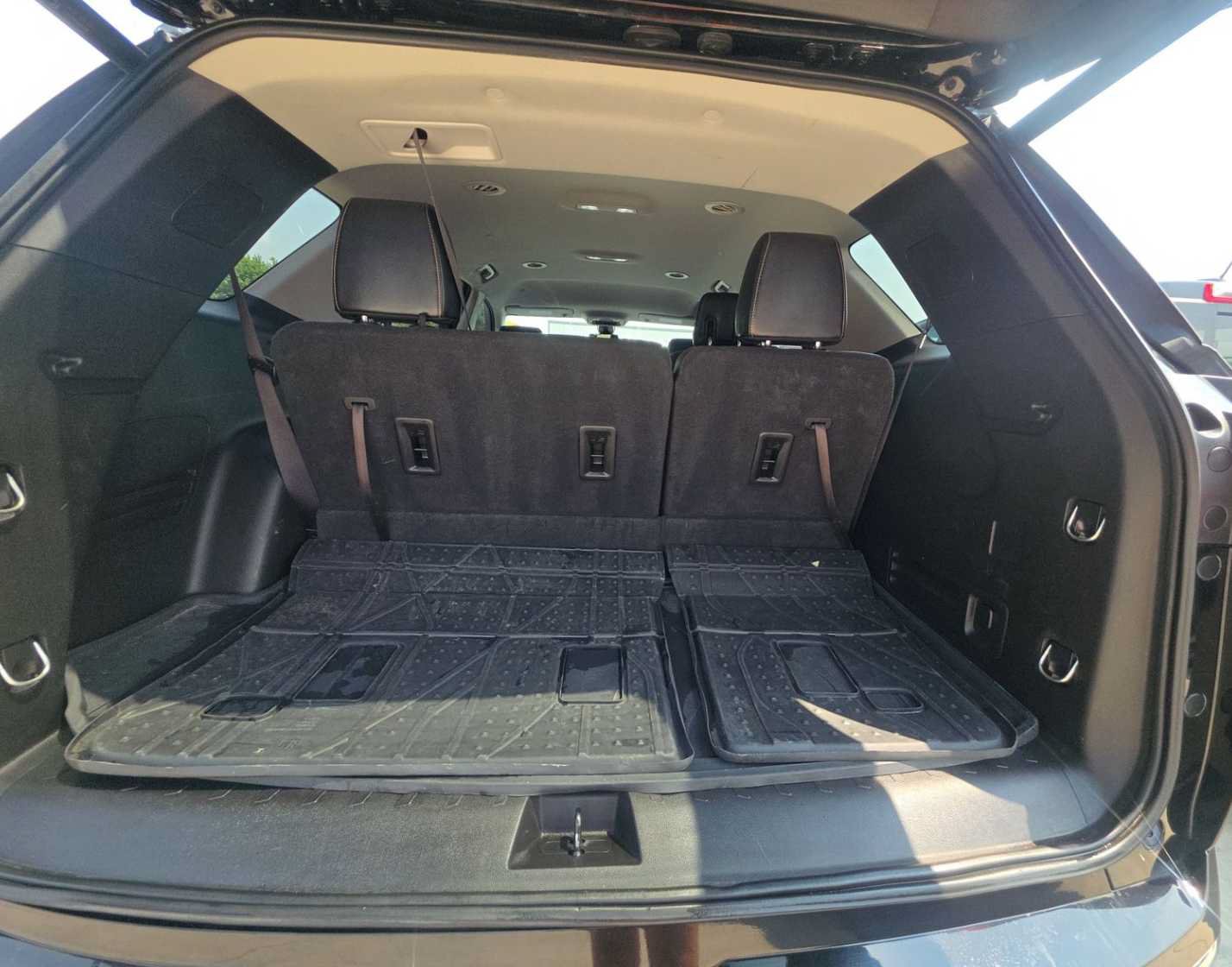 Used 2018 Chevrolet Traverse Premier w/ Driver Confidence II Package FWD image 8