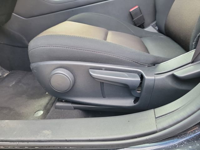 Used 2024 MAZDA MAZDA3 s image 19