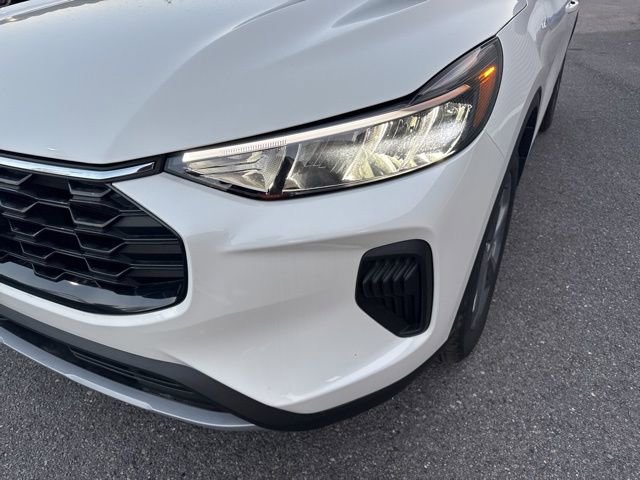 New 2025 Ford Escape ST-Line w/ Equipment Group 301A image 9