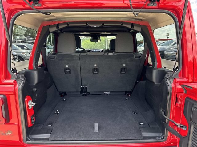 Used 2025 Jeep Wrangler Unlimited Sahara AWD/4WD image 12