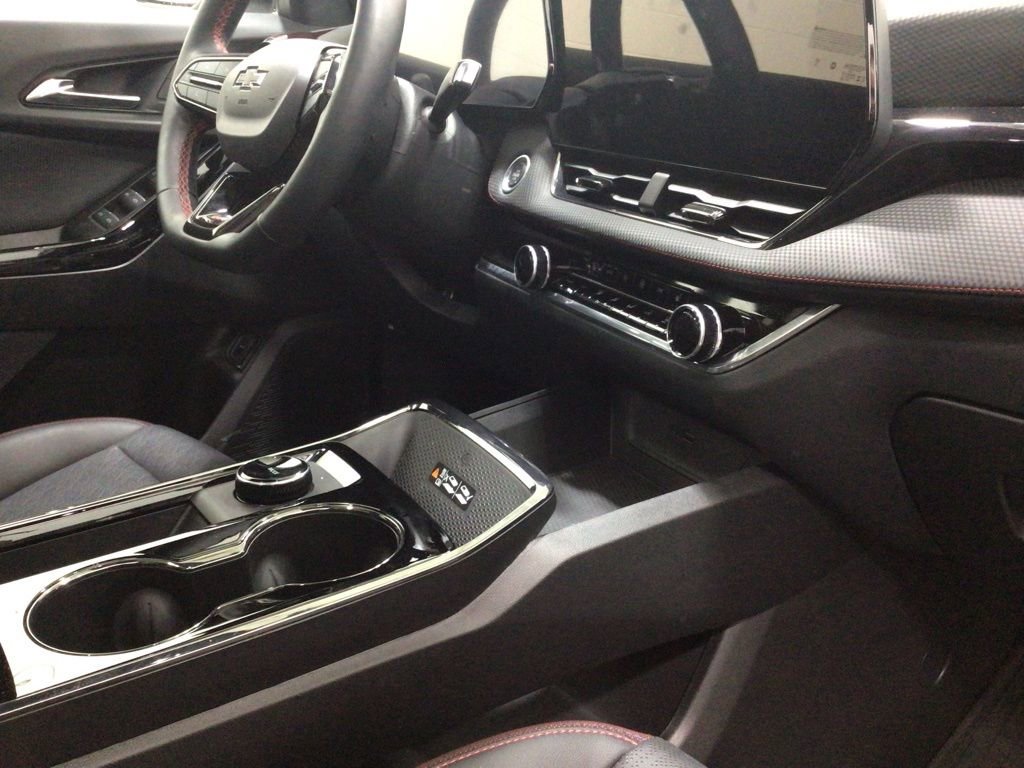 Used 2025 Chevrolet Equinox RS w/ Safety and Technology Package image 30