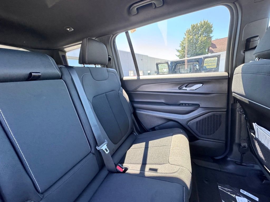 New 2026 Jeep Grand Cherokee L 4WD image 22