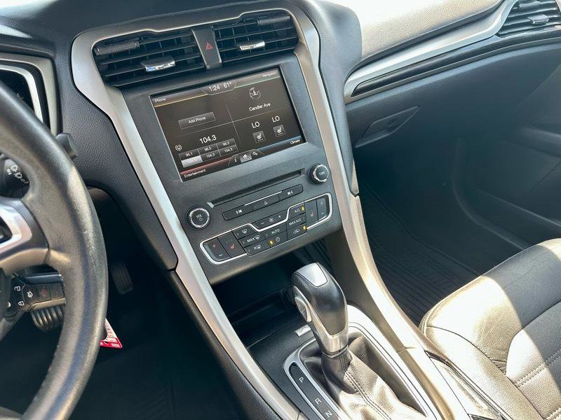 Used 2016 Ford Fusion SE w/ Equipment Group 202A image 25