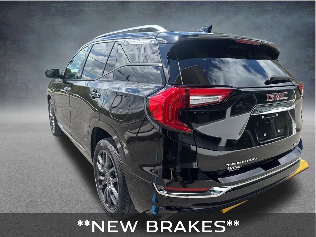 Used 2023 GMC Terrain Denali w/ Black Diamond Edition image 3