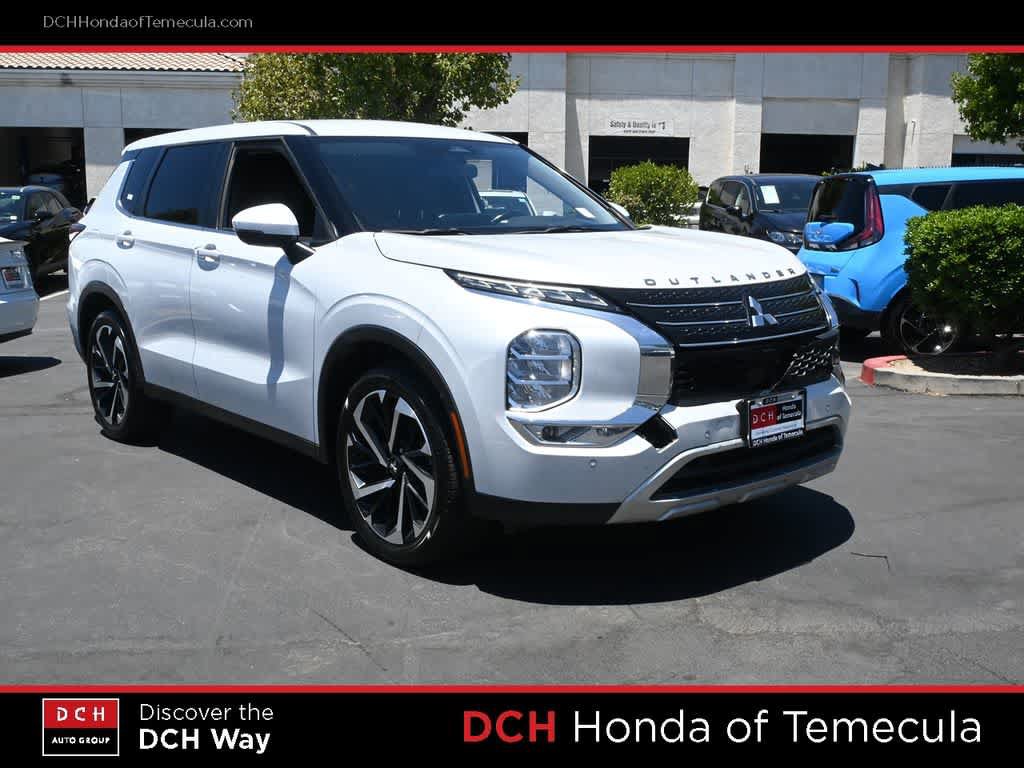 Used 2024 Mitsubishi Outlander SE FWD image 3