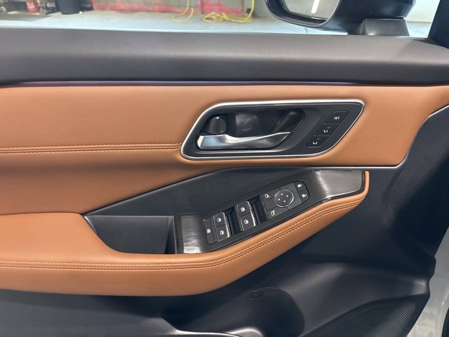 New 2026 Nissan Rogue Platinum image 16