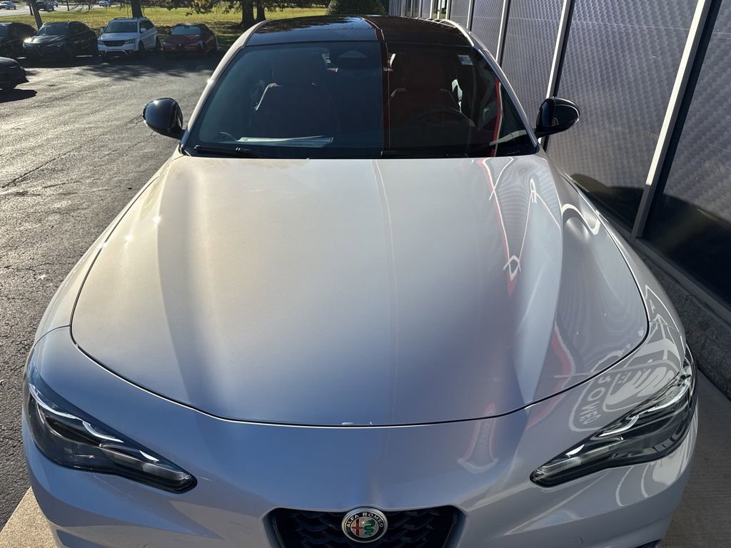 New 2025 Alfa Romeo Giulia AWD image 5