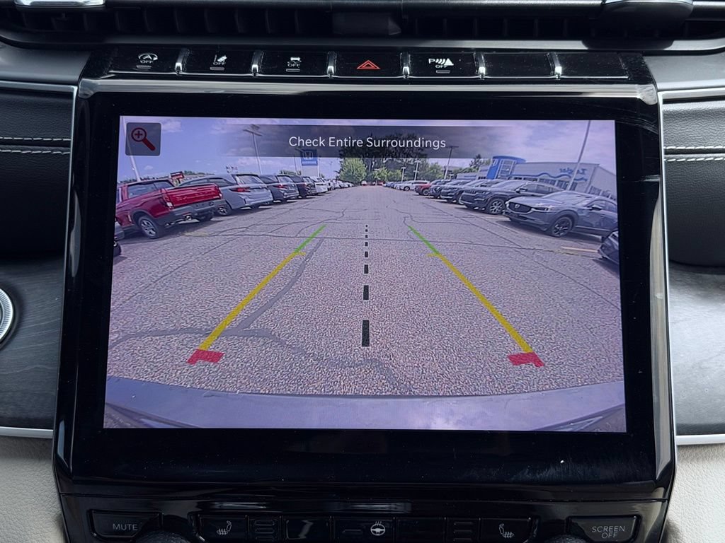Used 2023 Jeep Grand Cherokee L Limited AWD/4WD image 45