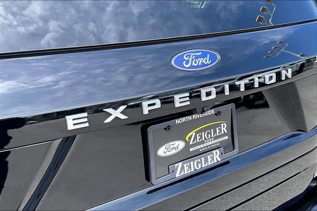 Used 2025 Ford Expedition Max Active AWD/4WD image 8