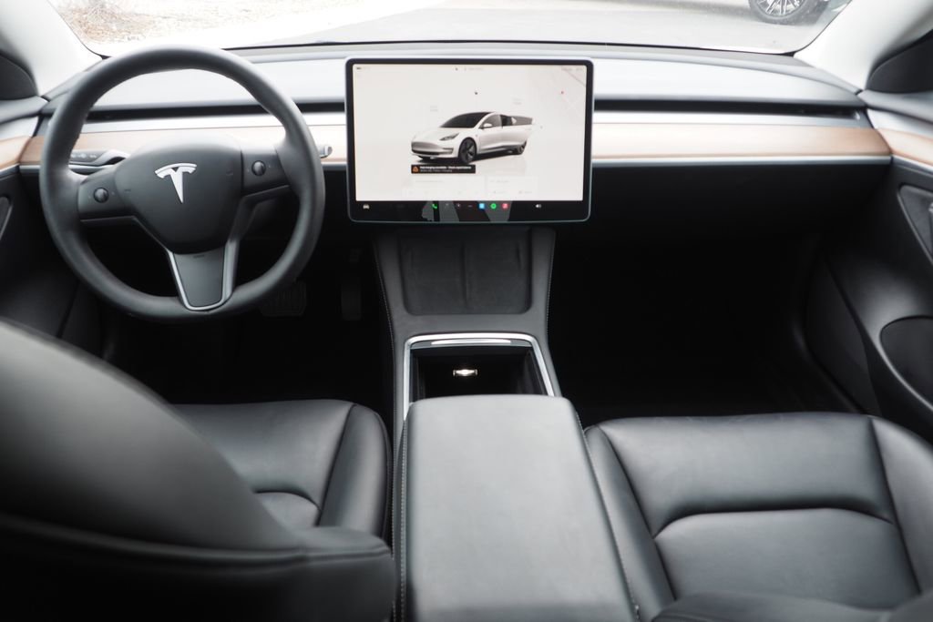 Used 2023 Tesla Model 3 Standard Range image 16