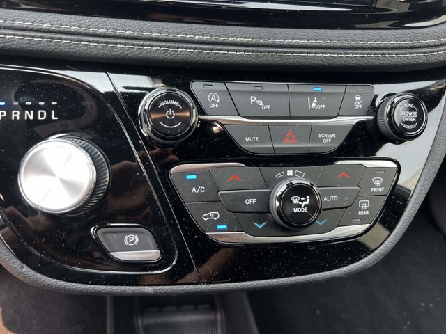 Used 2026 Chrysler Pacifica Select FWD image 29