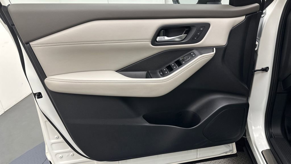 Certified 2023 Nissan Rogue SL w/ SL Premium Package image 16