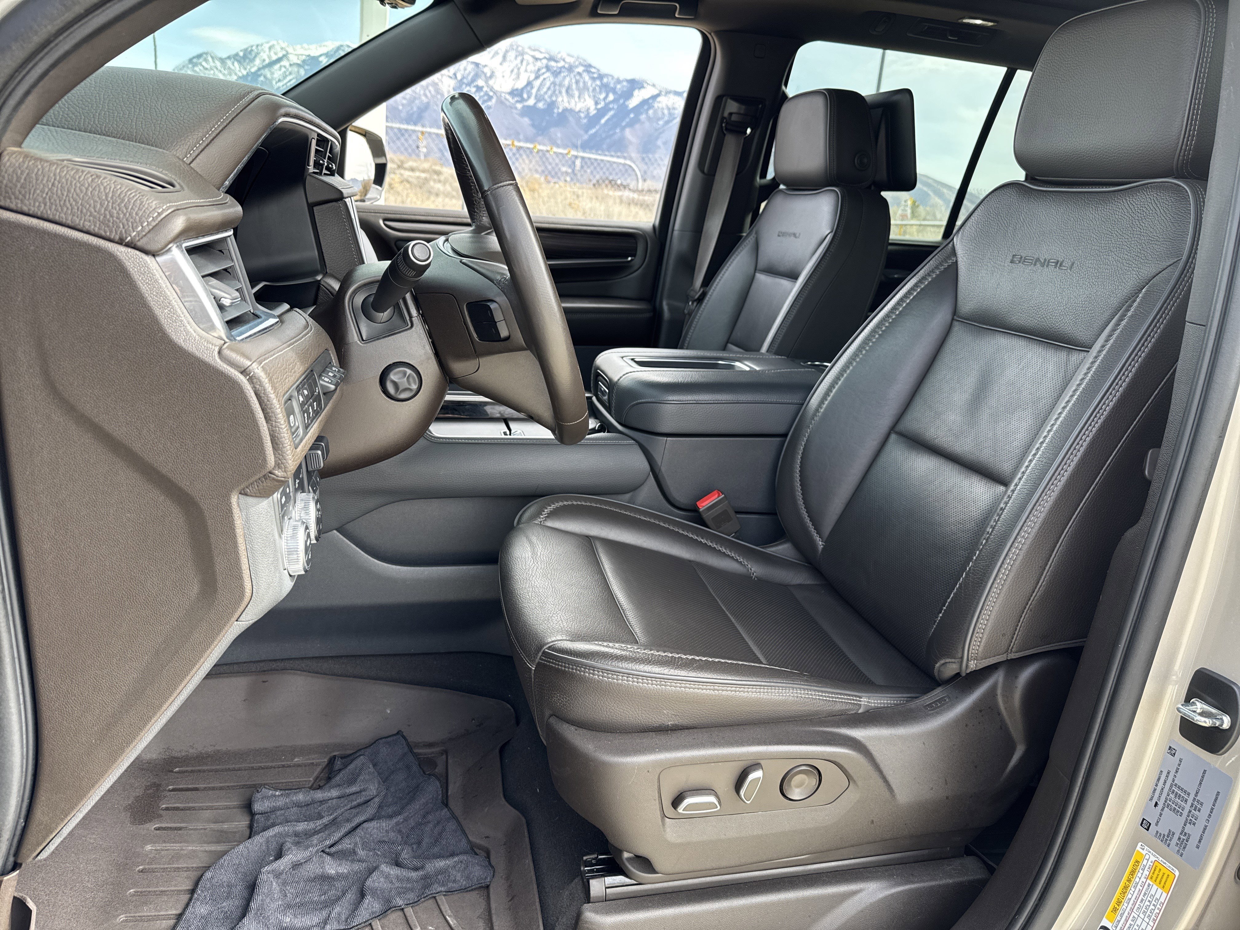 Used 2022 GMC Yukon Denali w/ Denali Ultimate Package image 18