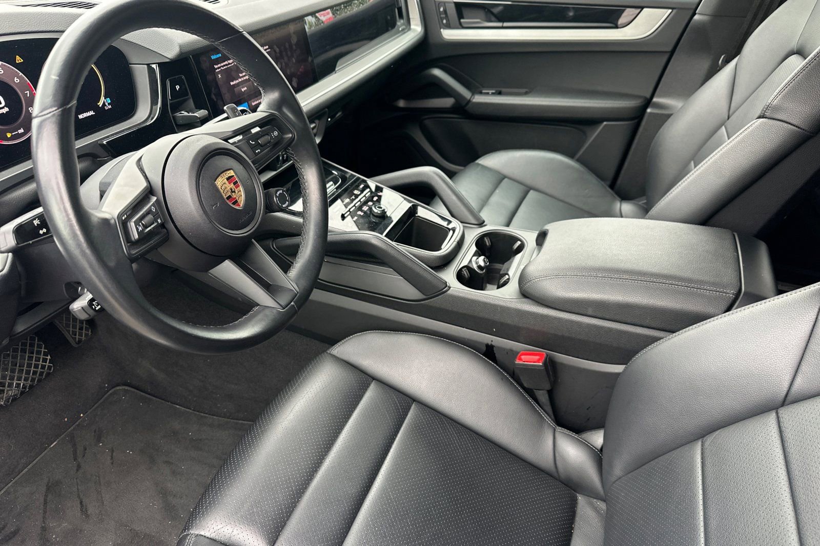 Used 2024 Porsche Cayenne image 10