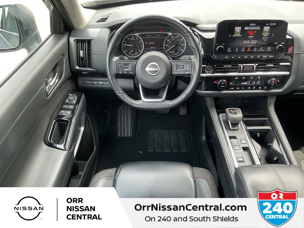 Used 2024 Nissan Pathfinder SL w/ Black Appearance Package image 14